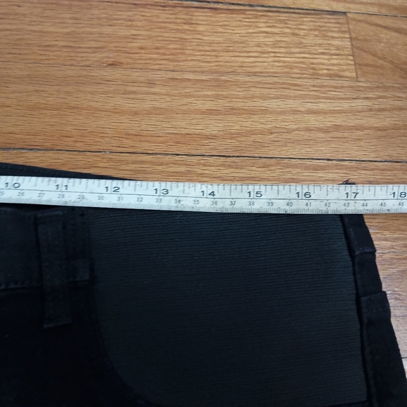 NWT Time and Tru Black Comfort Stretch Maternity Bermuda Shorts Large 12- 14 - Picture 12 of 14